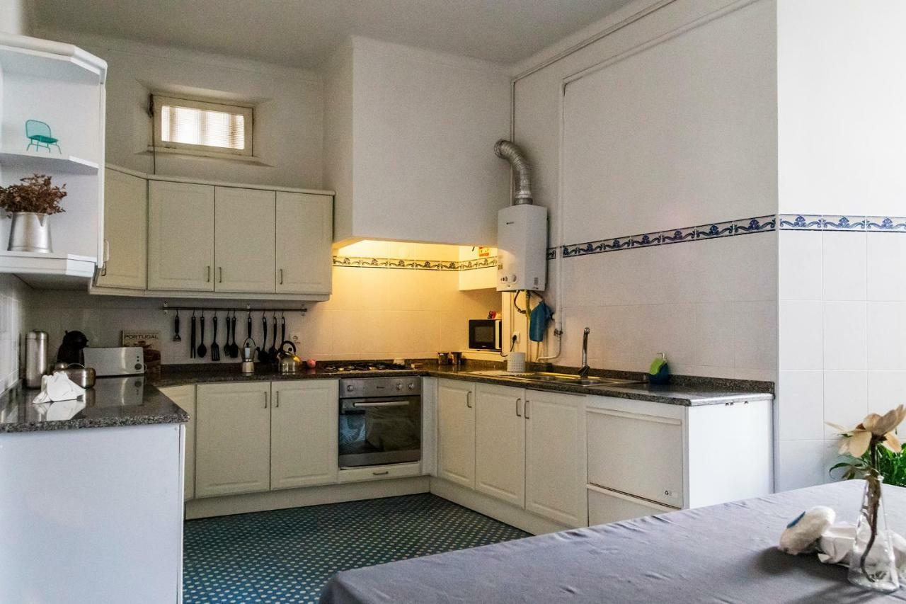 Апартаменты Downtown Shelter - Casa Da Praca Авейру Экстерьер фото